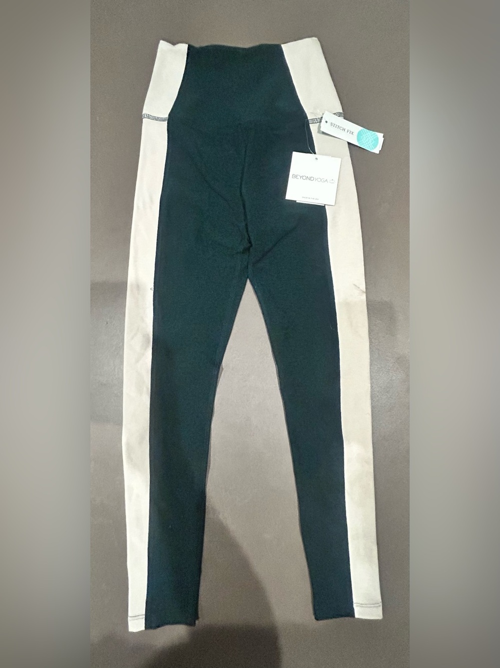 Beyond Yoga Kids green and white Leggings
